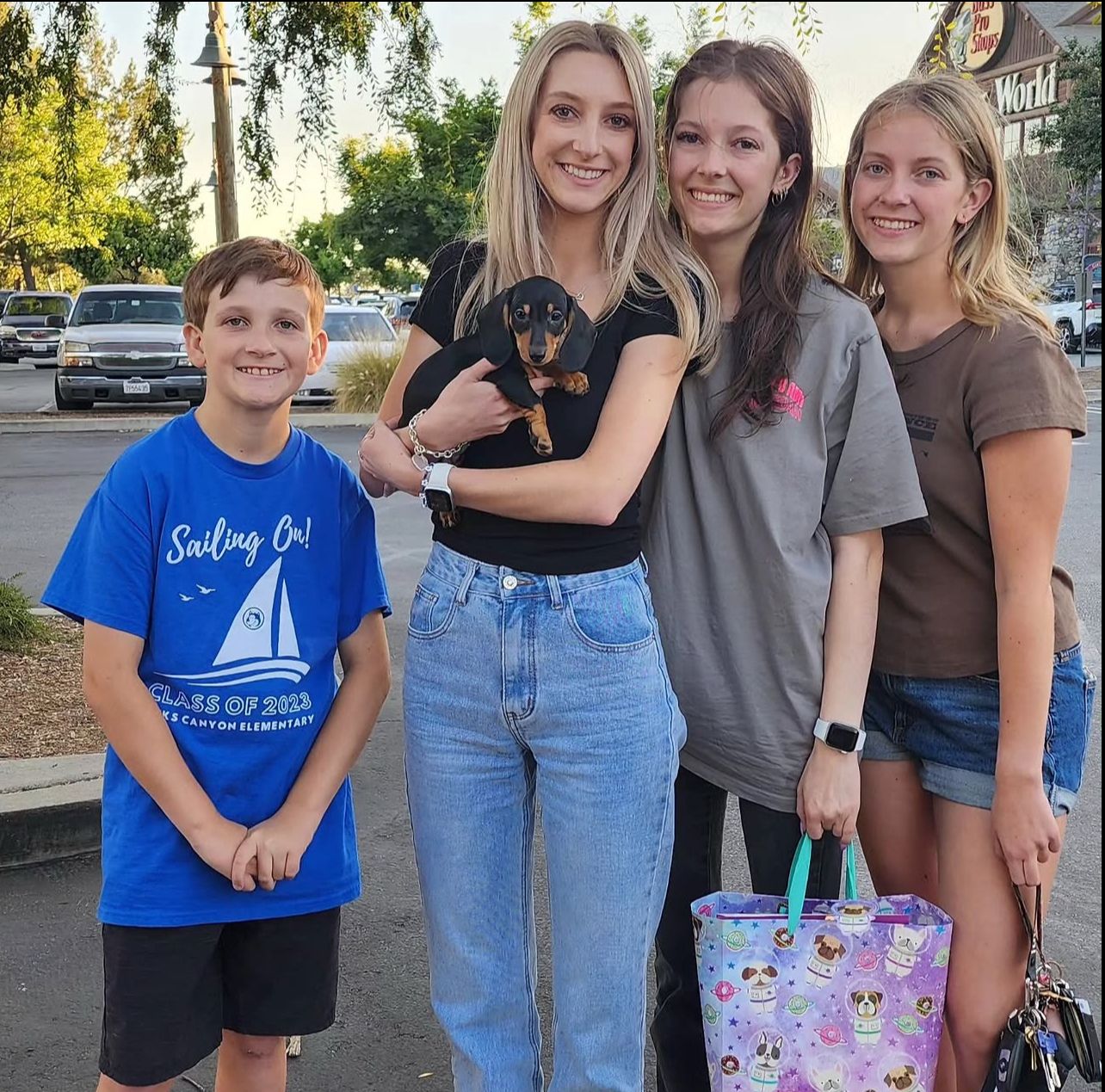 The Williams Family with their LongwoodLane Dachshund